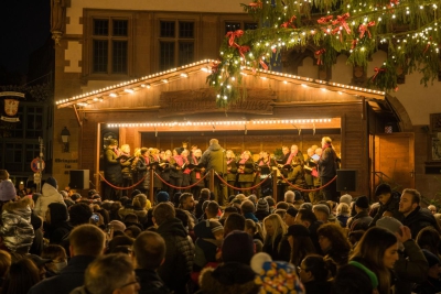 Adventssingen auf dem Frankfurter Weihnachtsmarkt/ Römer
